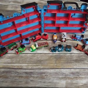 Thomas & Friends 16 diecast pieces + Carrying Case